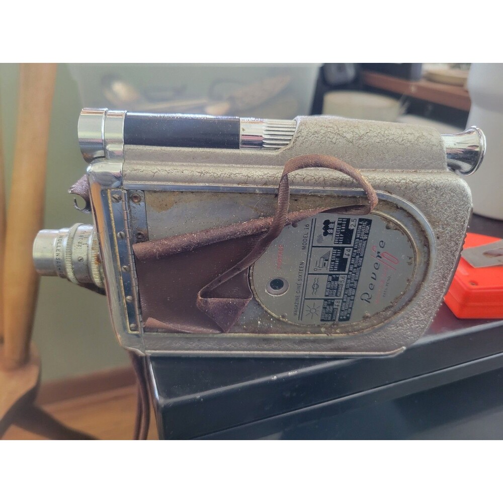 VINTAGE Revere Magazine Model 16  Movie Camera - Picture 8 of 16